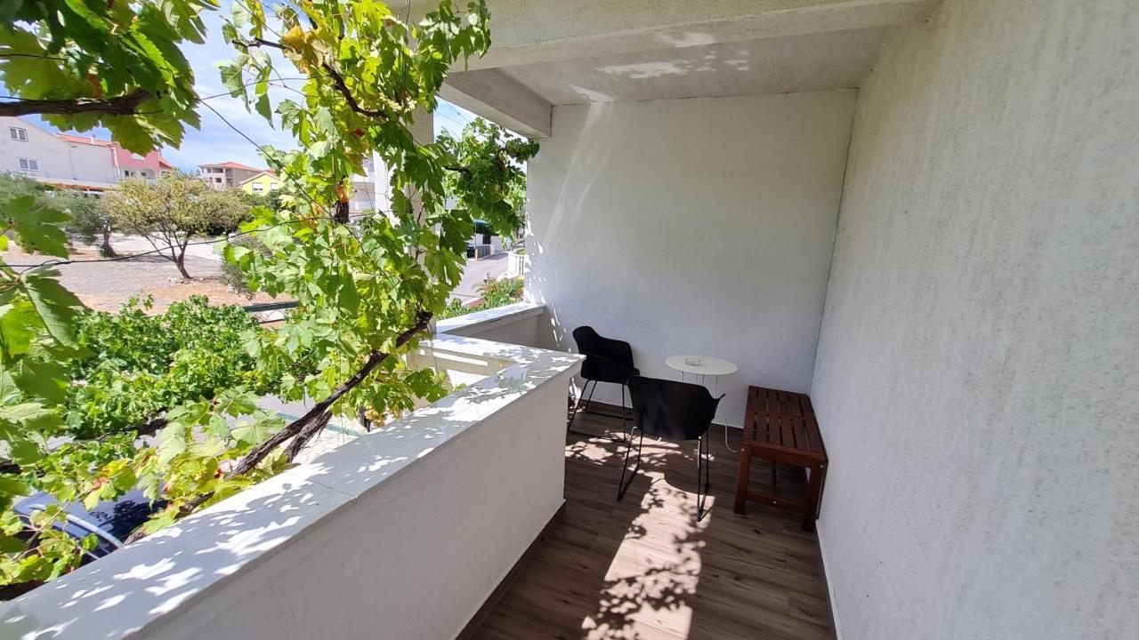 Apartmani Mlinar - Studio Apartment Grebastica Exterior photo